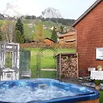 Apartment Chic Mit Whirlpool